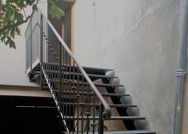 Escalier extérieur tout-métal